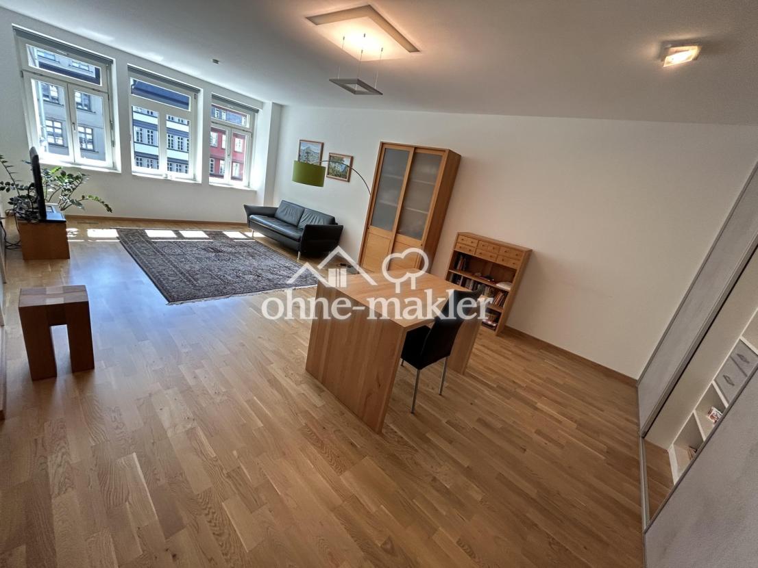 Großzügiges Wohnzimmer