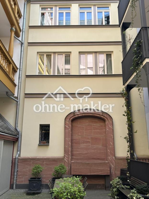 Schlafzimmer-/ Badfenster
