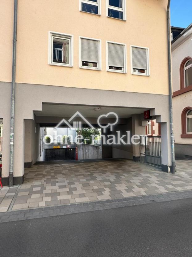 Einfahrt zur Tiefgarage