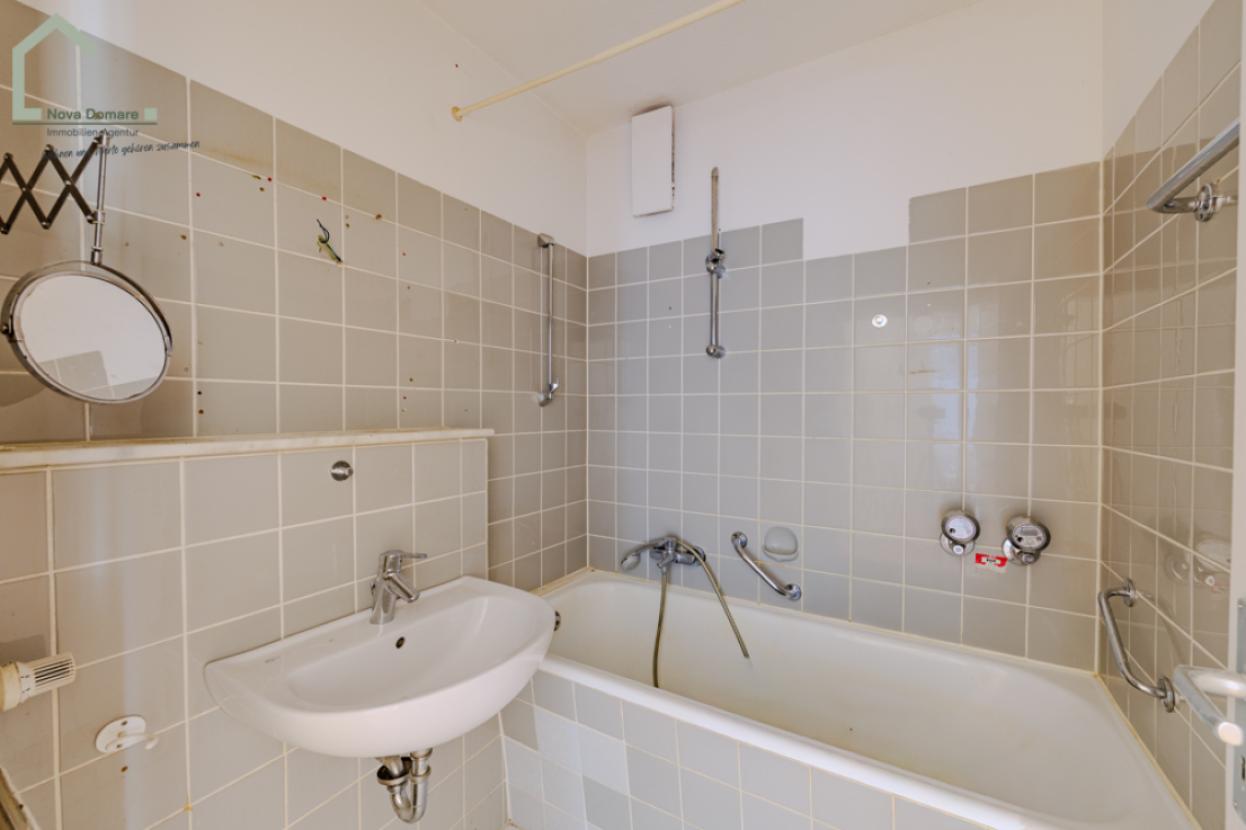 Badezimmer mit Badewanne