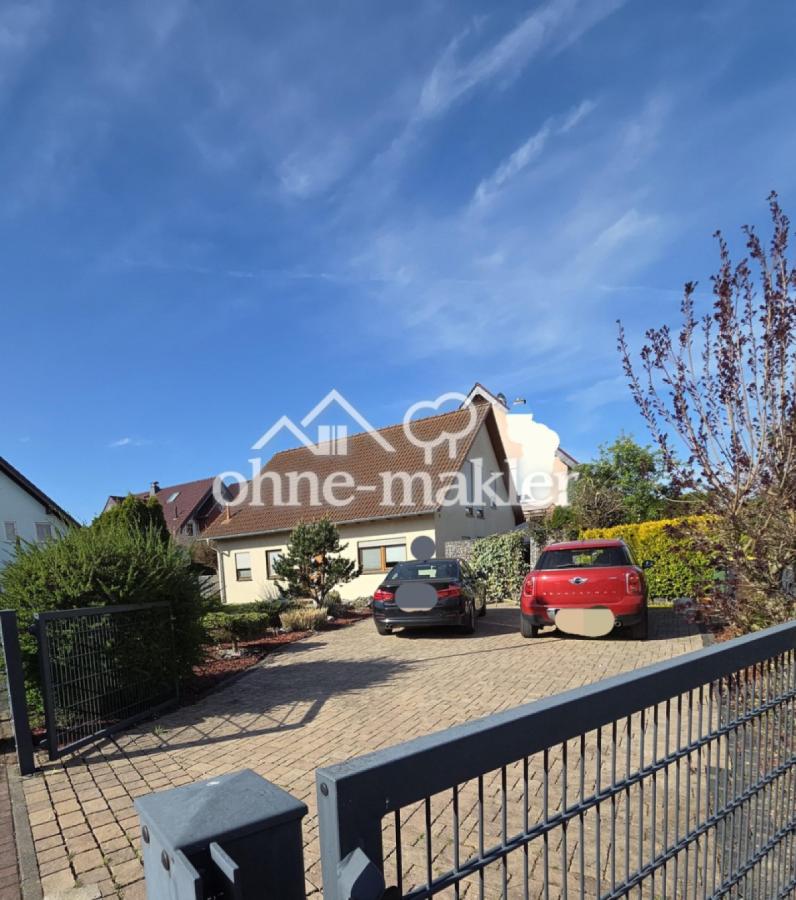 Parkplätze im Grundstück