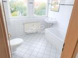 Badezimmer mit Tageslicht