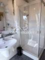 Bad mit Dusche oben