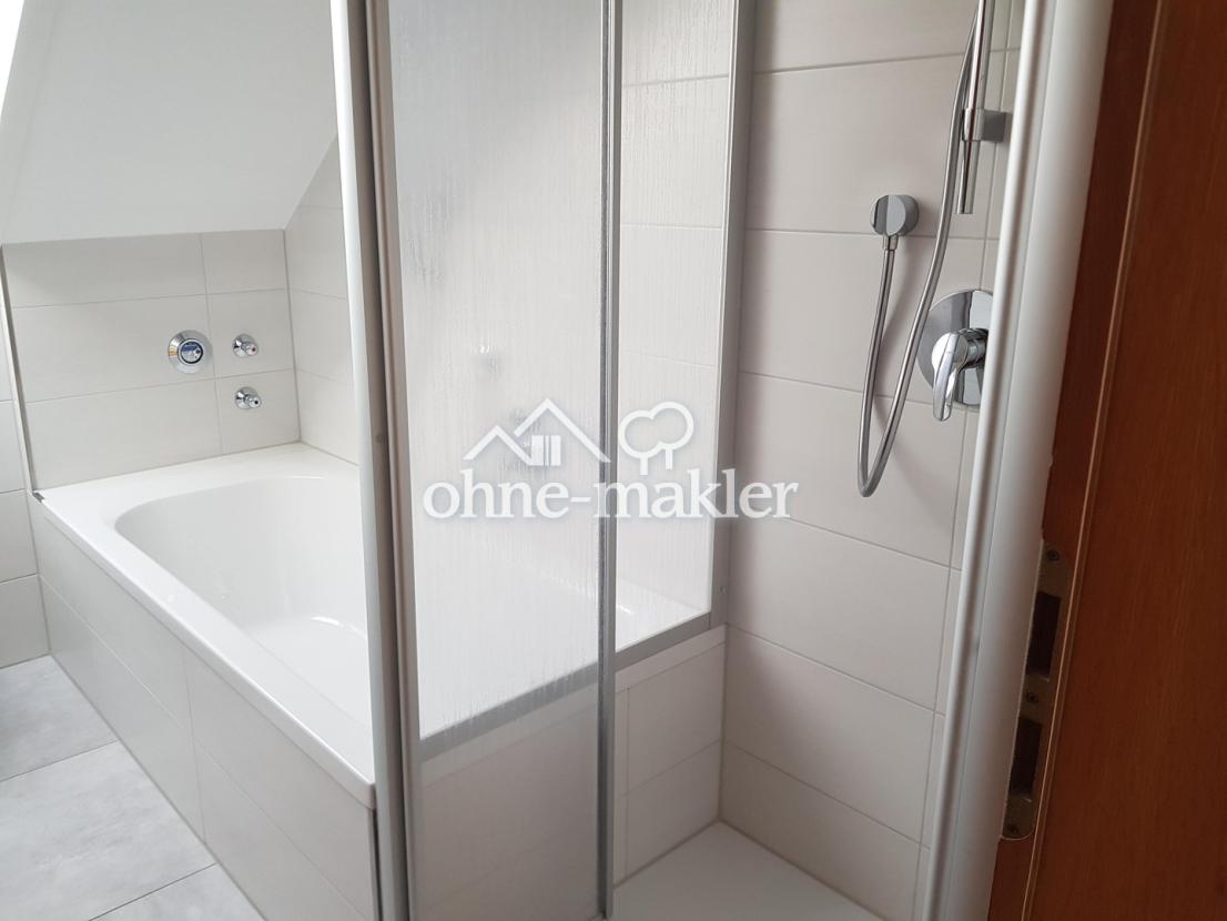 Wanne mit Dusche