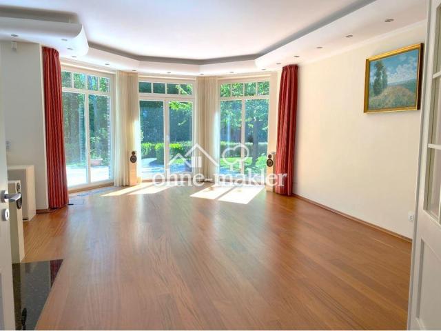 Wohnzimmer mit Tunnelkamin