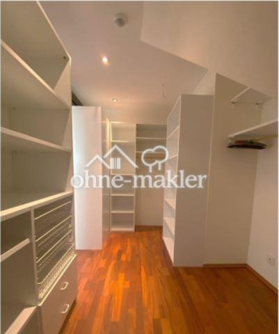 Begehbarer Kleiderschrank