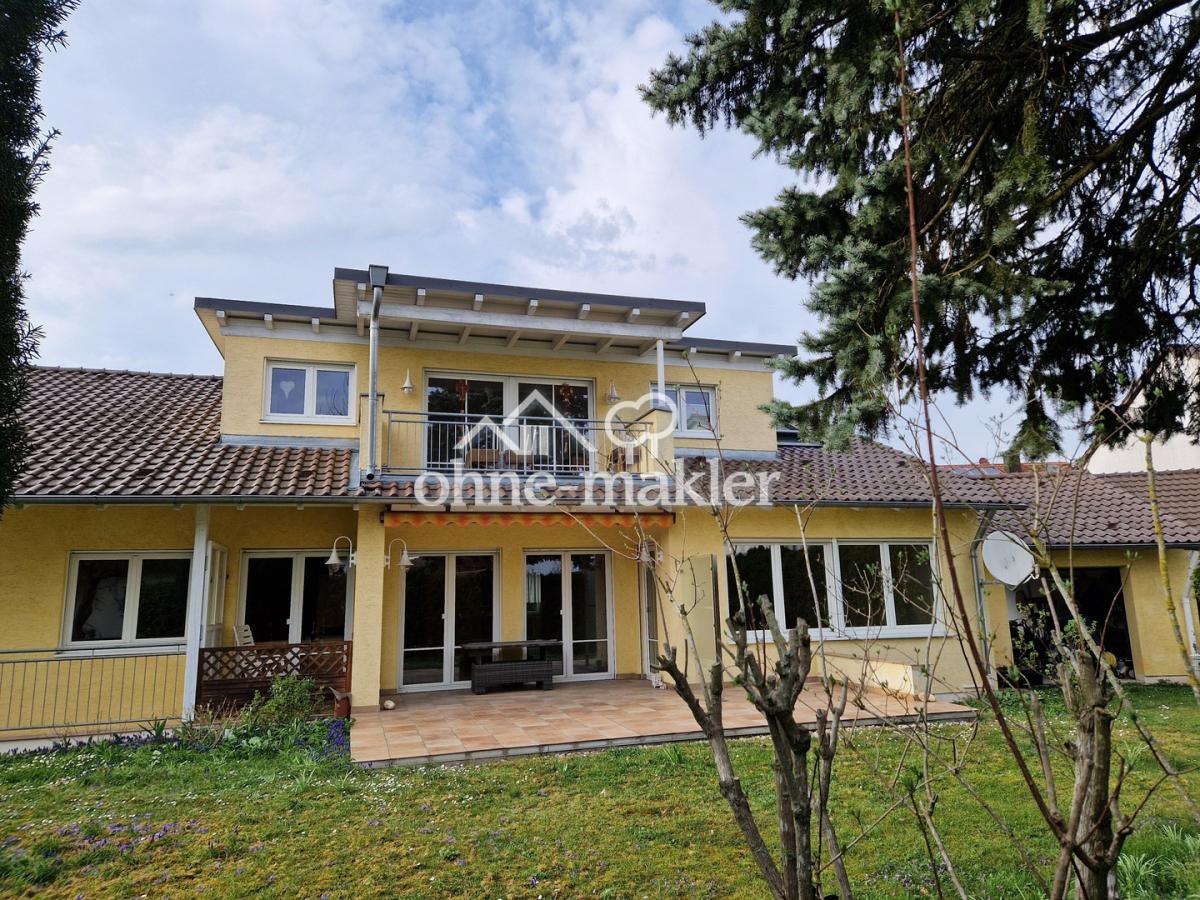 Südansicht mit Terrasse/Loggia