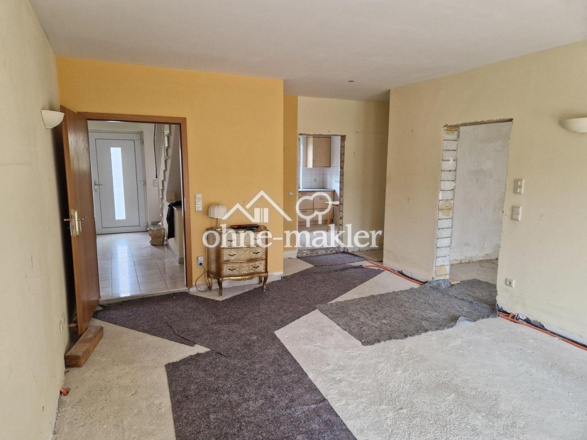 EG Esszimmer Blick zur Küche