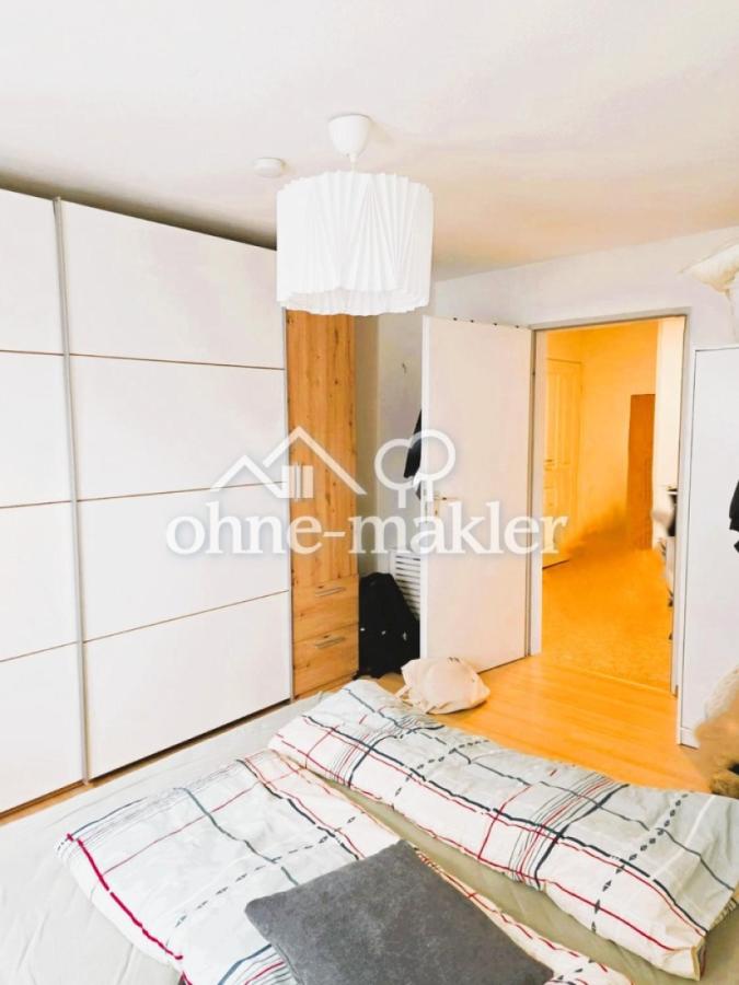 Schlafzimmer Blick zum Flur