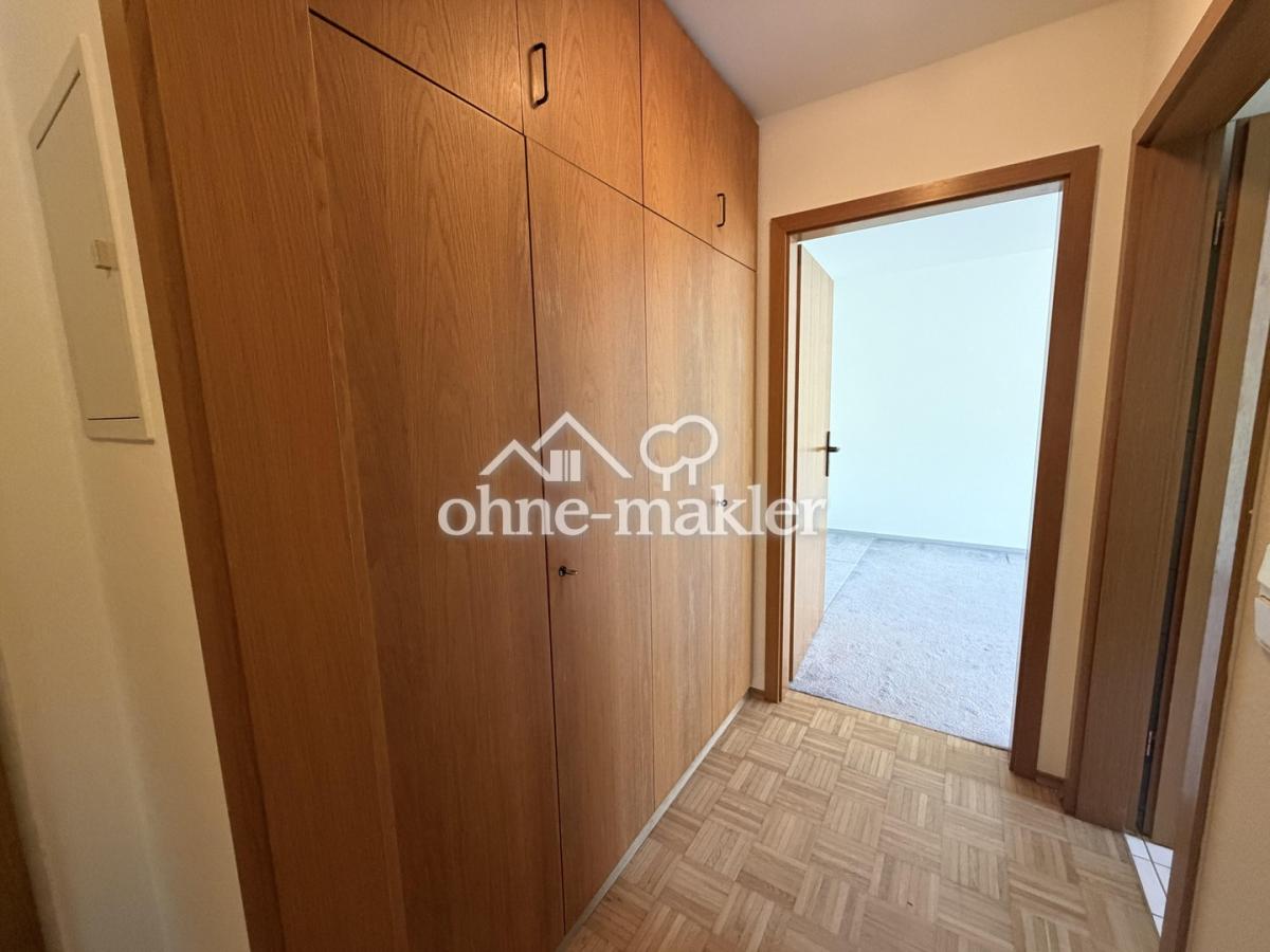 Flur mit Einbauschrank 