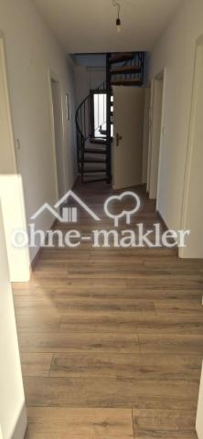 Flur 2 mit Treppe