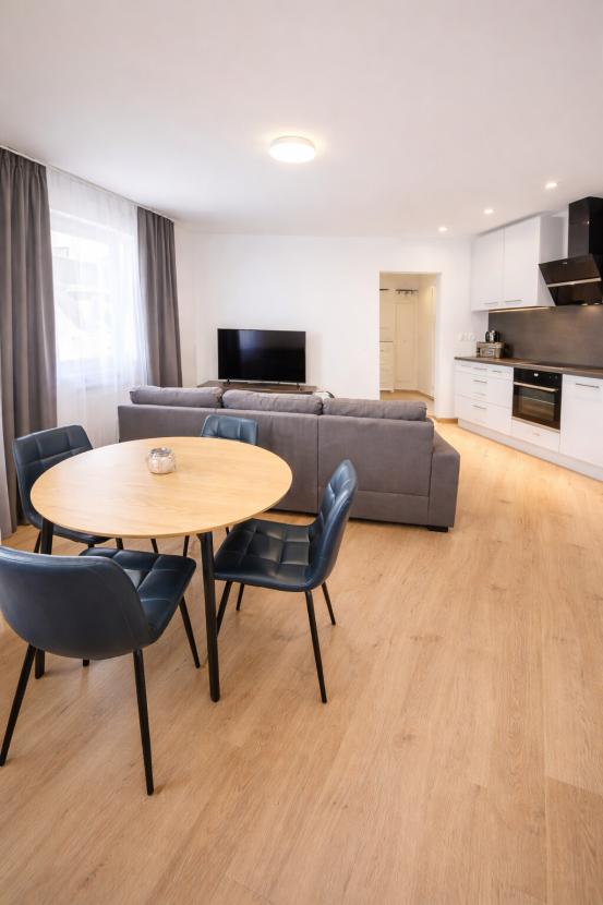 Wohnzimmer mit Essbereich