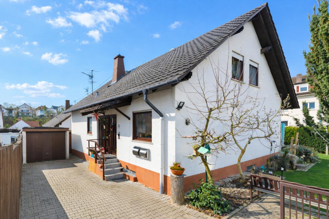 Innenhof mit Garage