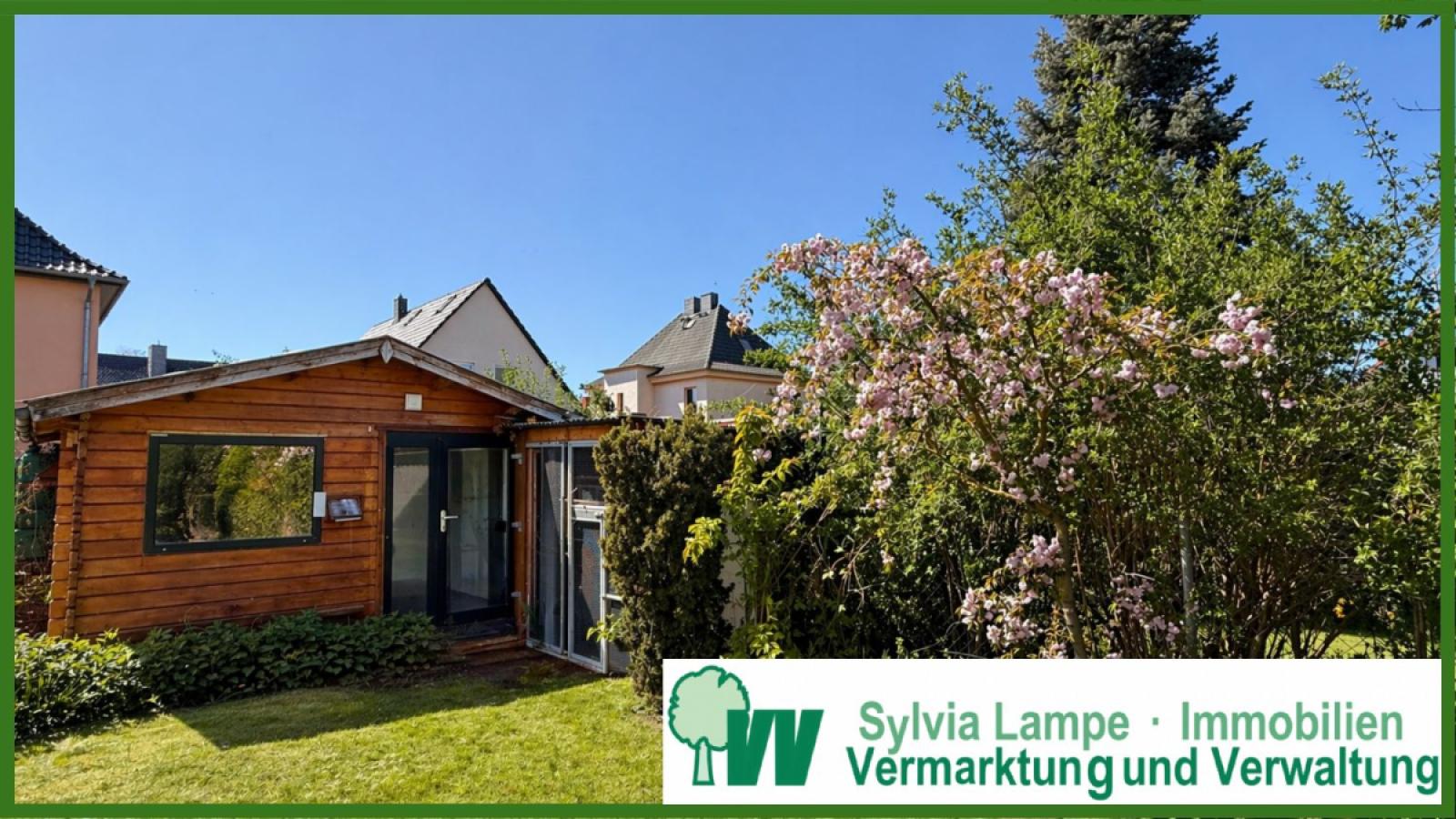 Garten mit Gartenhaus