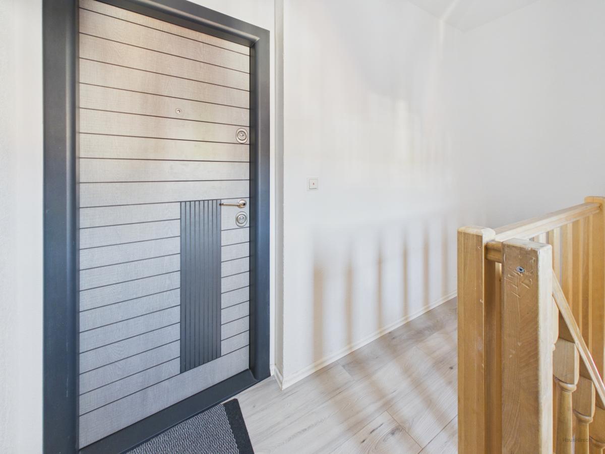 Wohnungseingangstür mit Spion