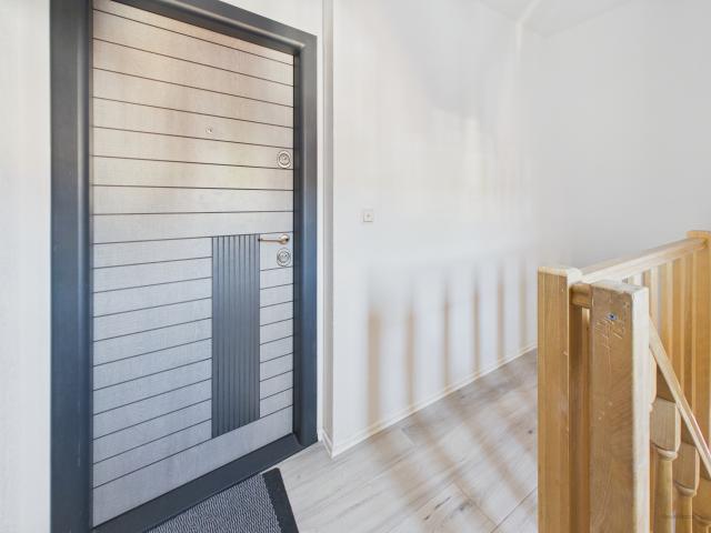 Wohnungseingangstür mit Spion