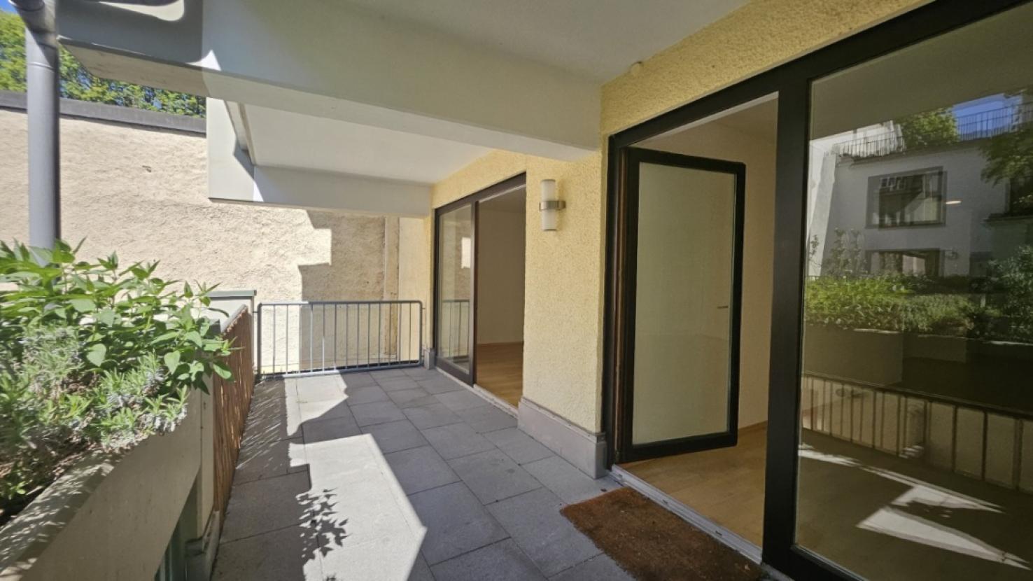 Blick zum Wohnzimmer und Schlafzimmer
