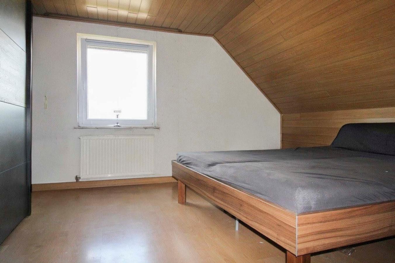 Schlafzimmer (2)