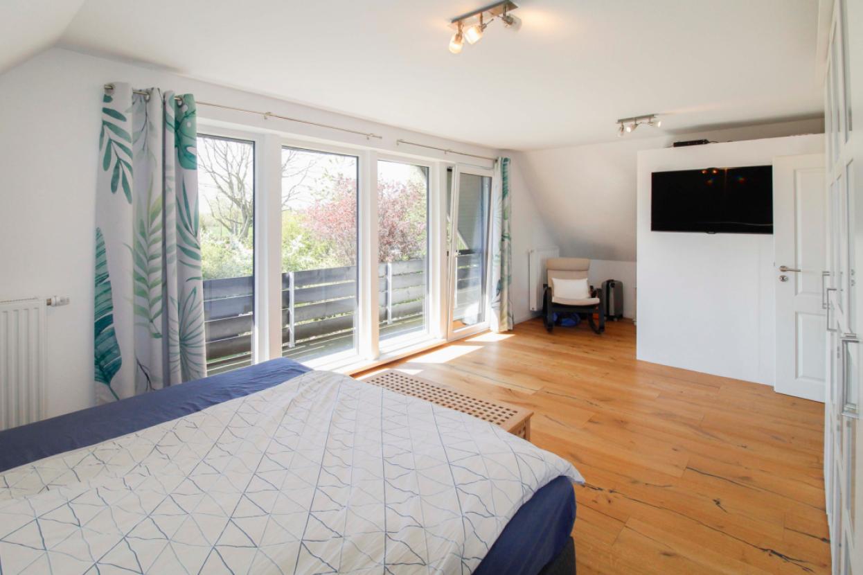 Schlafzimmer mit Loggia