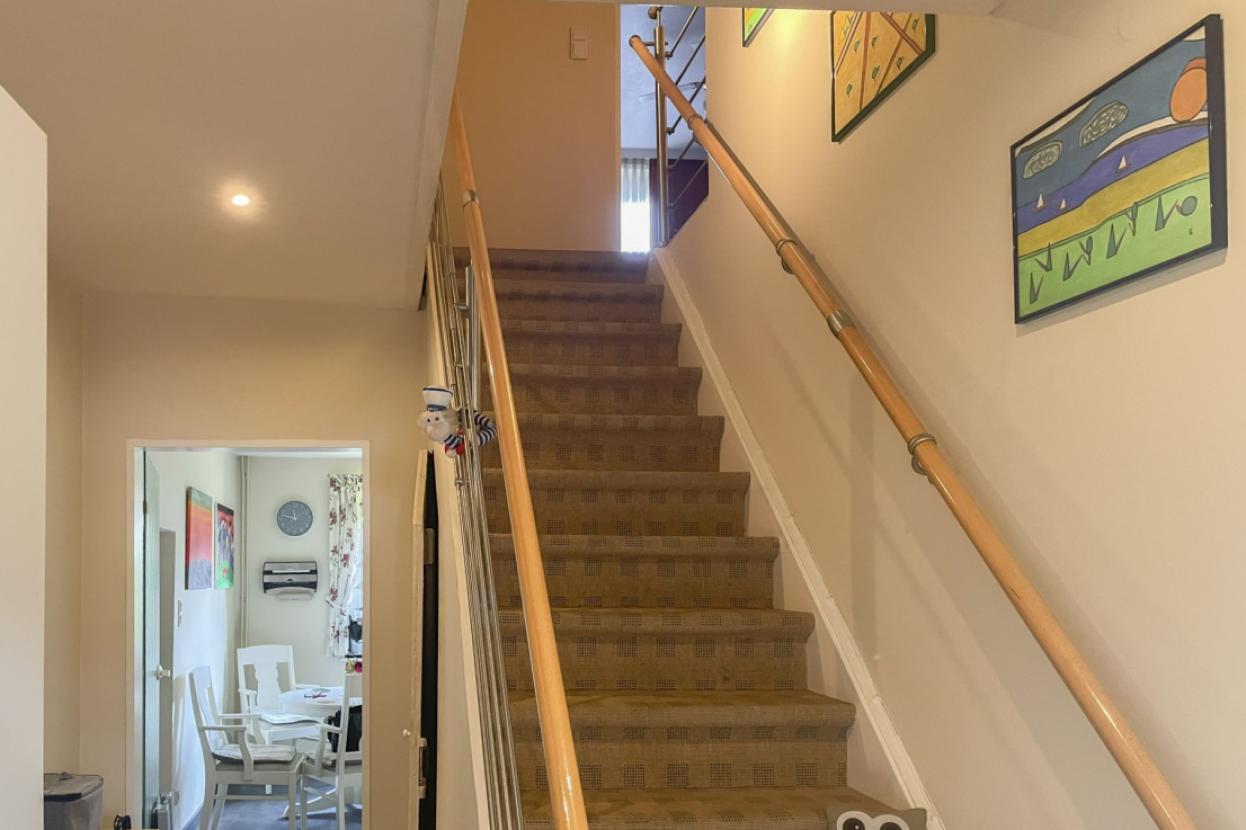 Flur mit Treppenaufgang