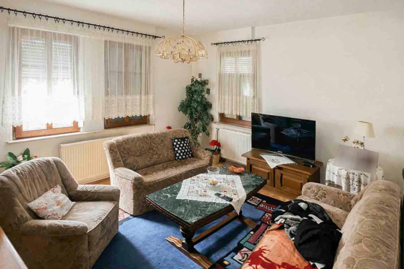 1. OG Wohnzimmer - WE 2