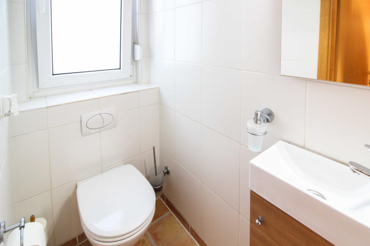 Gäste-WC EG