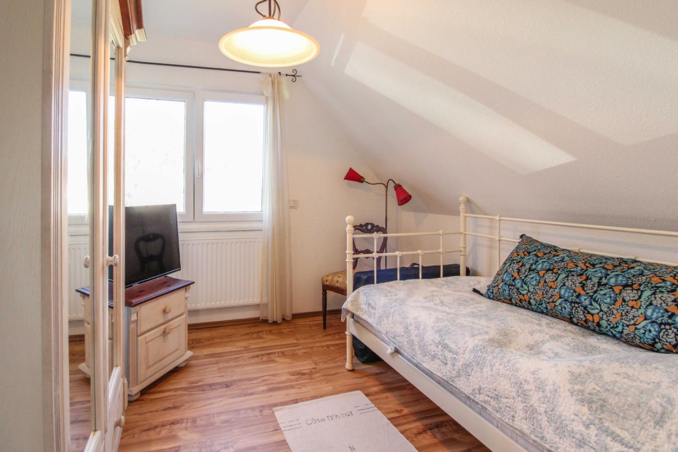Schlafzimmer 2 DG