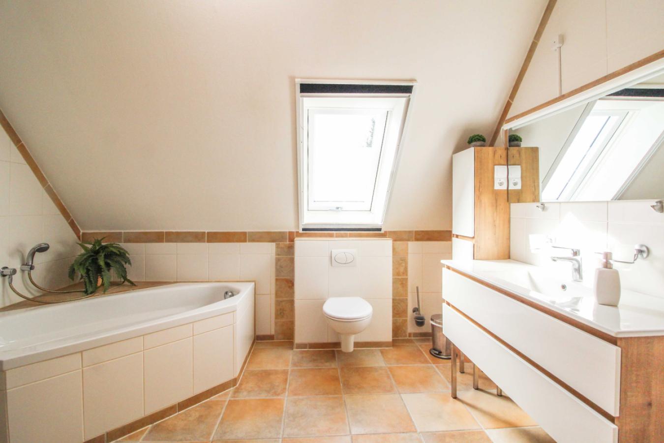 Badezimmer DG