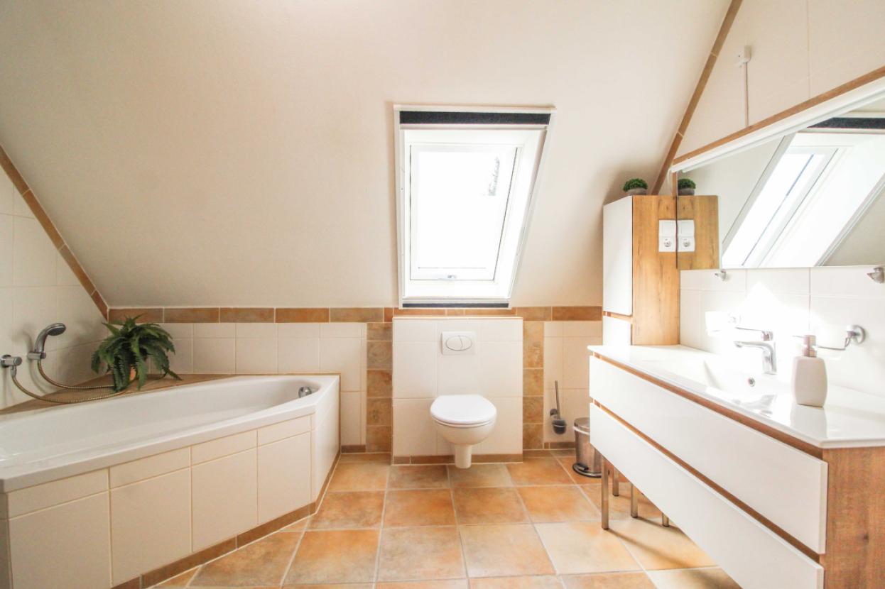 Badezimmer DG