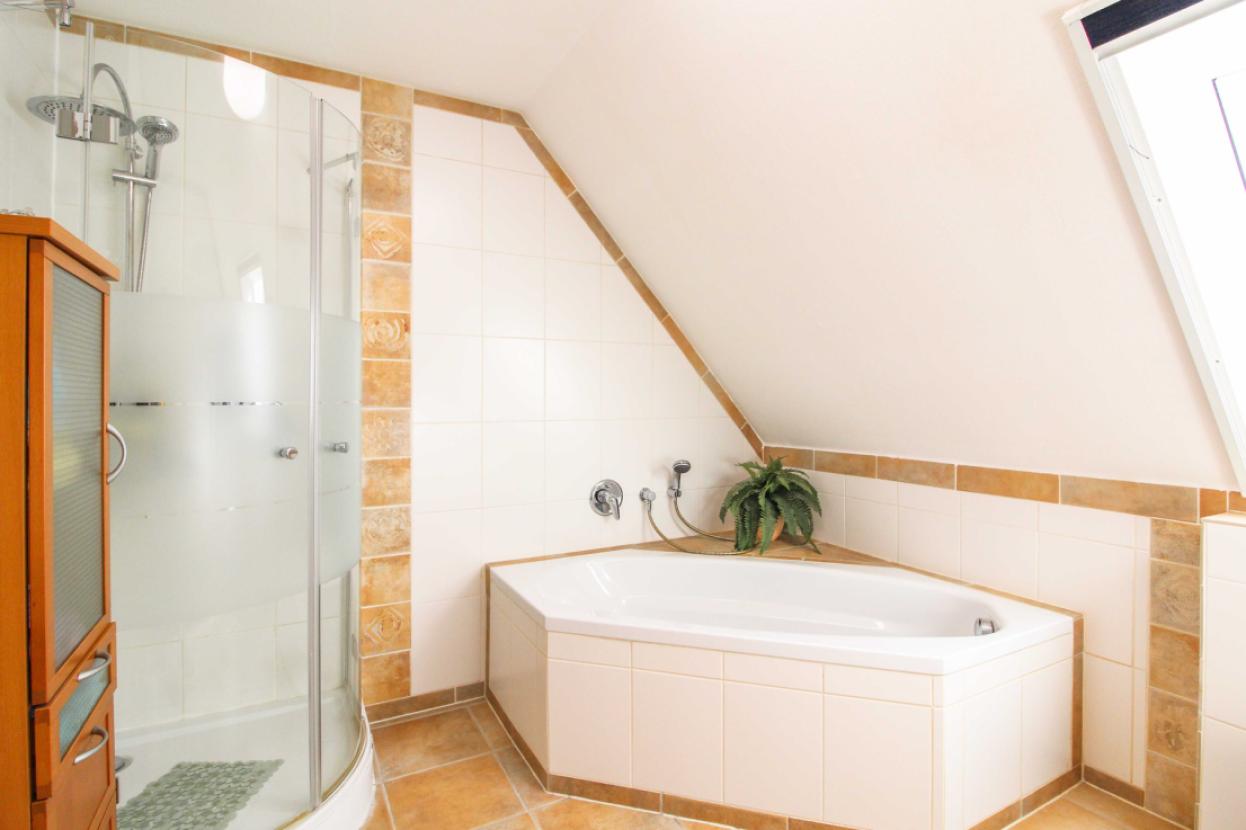 Badezimmer DG