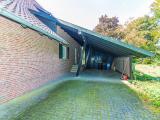 Hauseingang & Carport