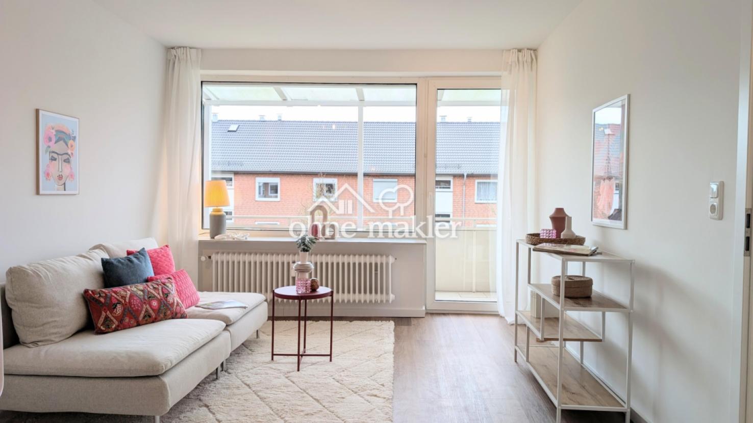 Wohnzimmer und Balkon