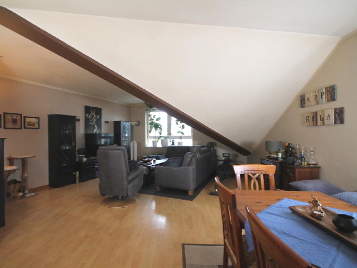 Wohn-/Esszimmer Bild 21