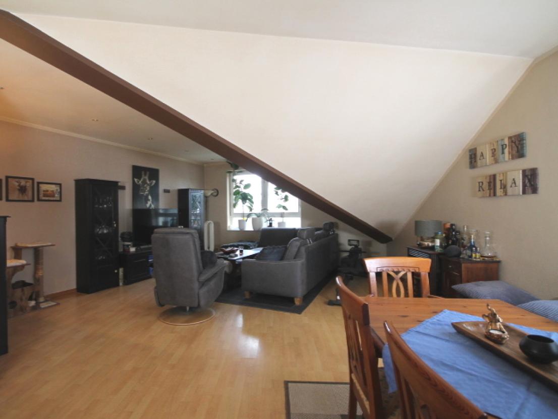 Wohn-/Esszimmer Bild 21