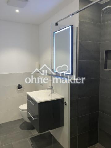 Bad, ebenerdige Regendusche