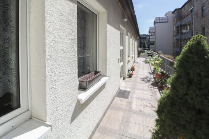 Zugang über Terrasse