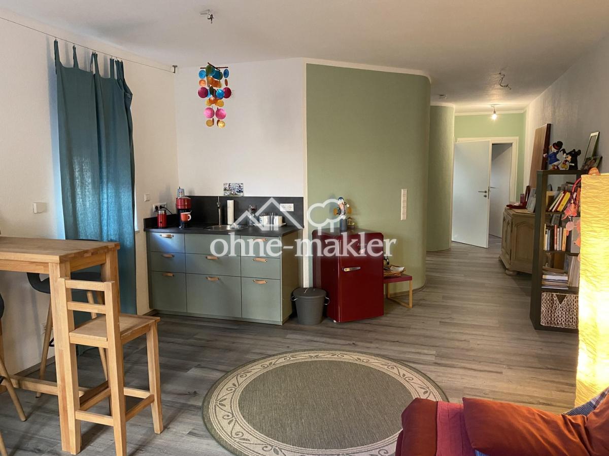 Wohnzimmer/Küche Richtung Flur