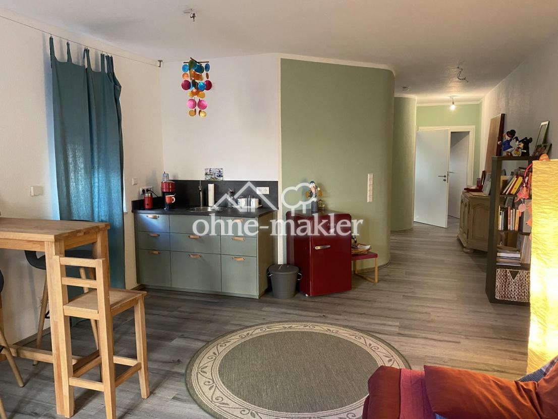 Wohnzimmer/Küche Richtung Flur