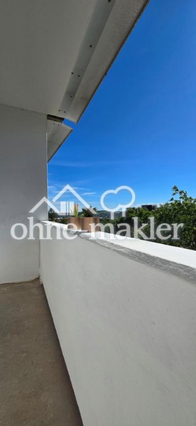 Balkon noch ohne Bodenbelag