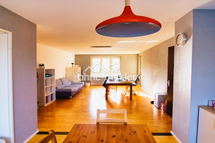 Wohnzimmer vom Esszimmer