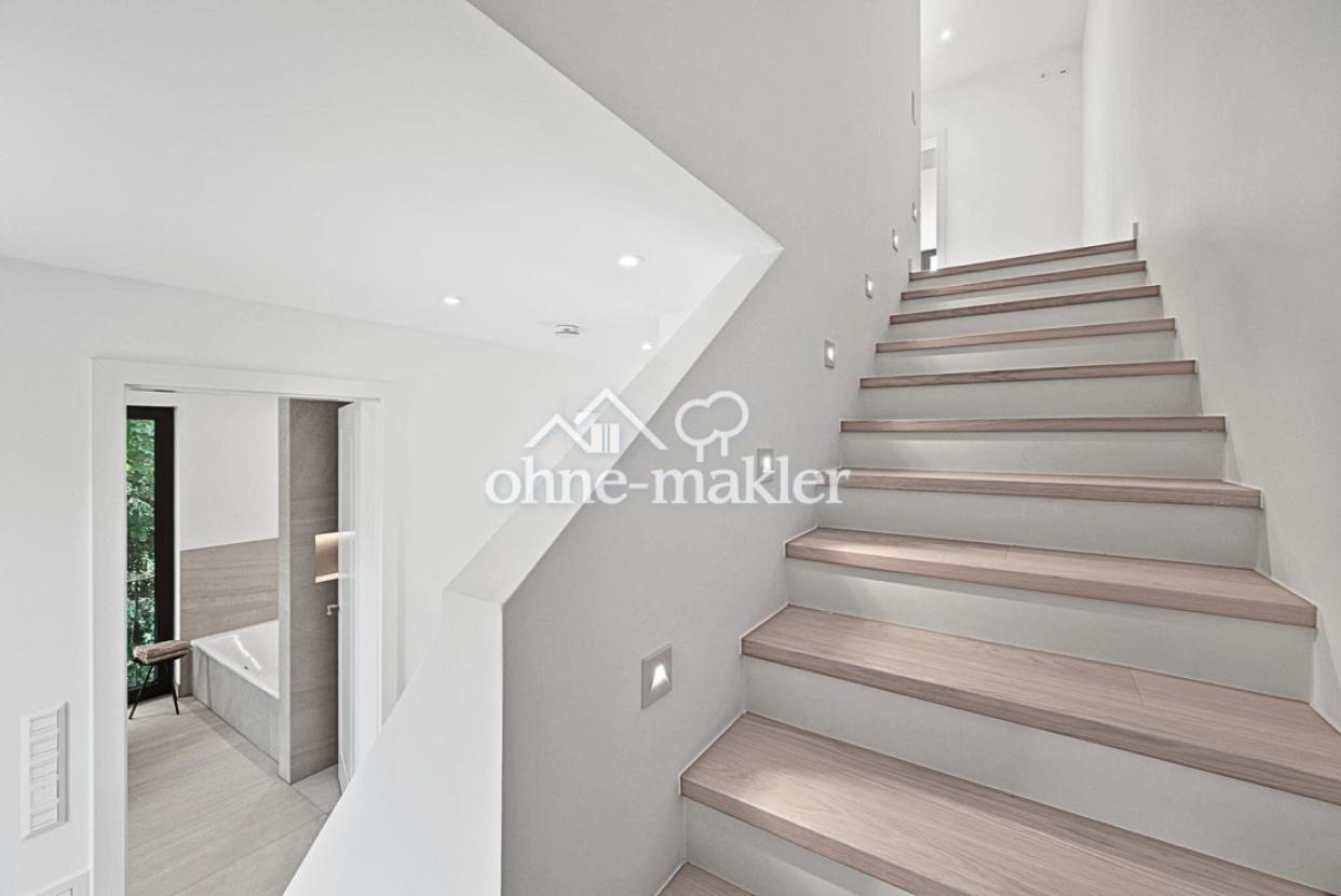 Treppen mit Stufen-Beleuchtung