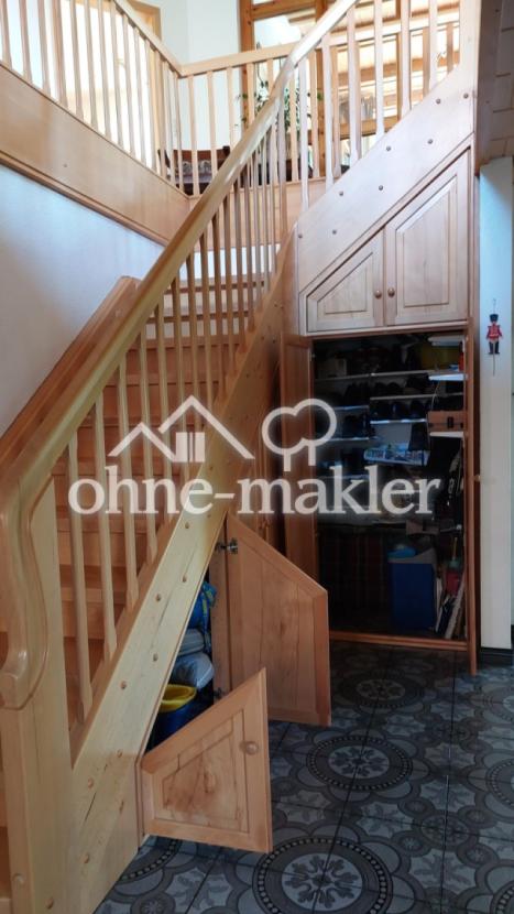 Einbauschrank-Treppe EG