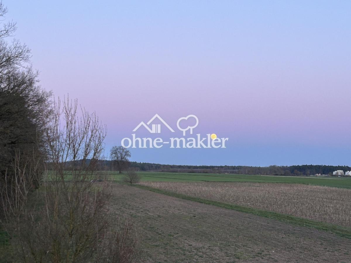 Blick aus Fenster am Abend