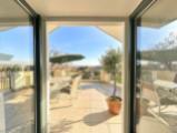 DG Ausblick auf Balkon (KI-generiert)