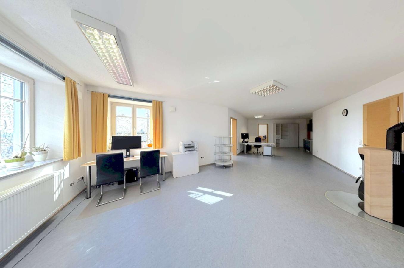 UG Besprechung-Büro