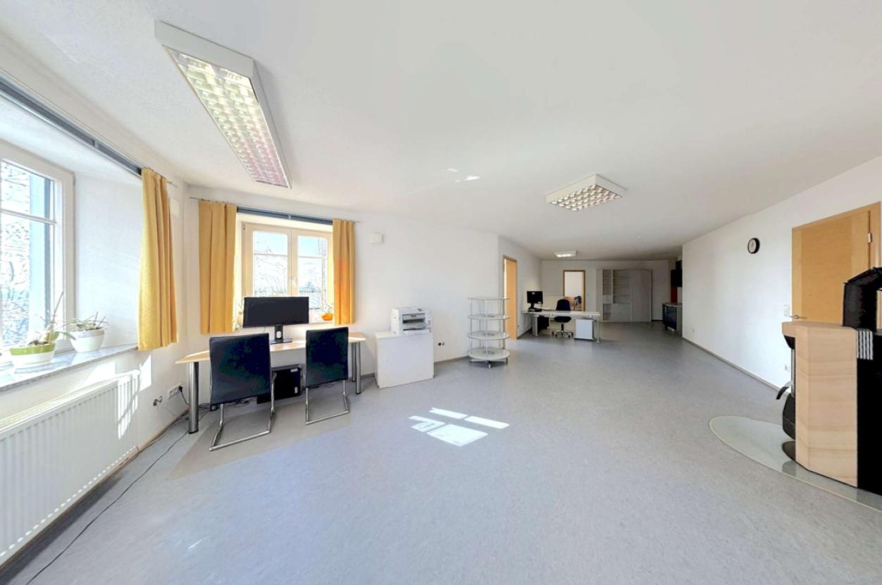 UG Besprechung-Büro