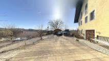 Garage Vorplatz und Eingang
