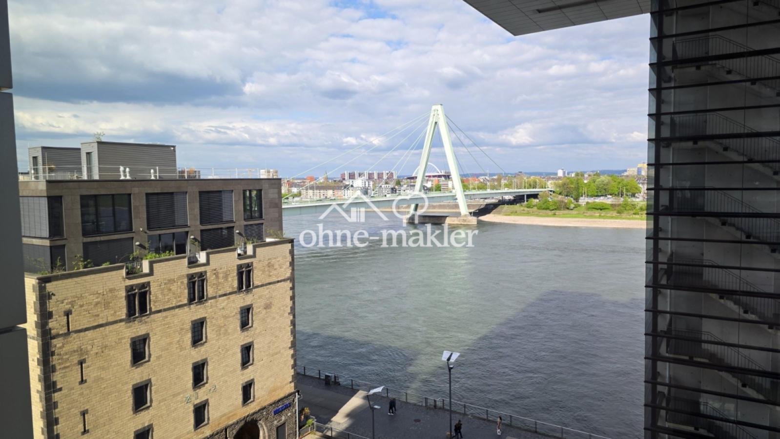 Blick zum Rhein