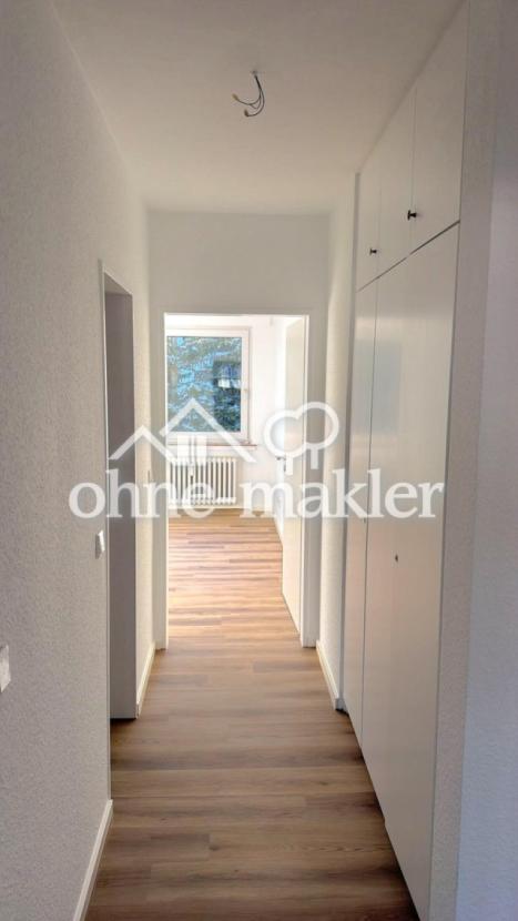 Blick vom Flur ins Zimmer 2 