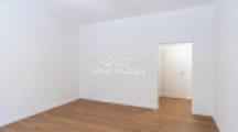 Wohn & Schlafzimmer zum Flur